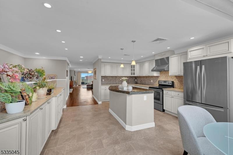 Musano Ct, West Orange, NJ 07052