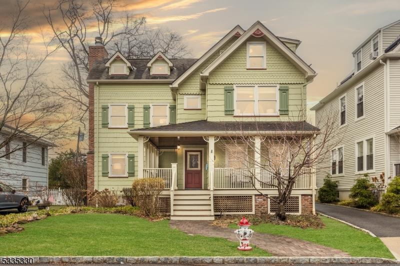 Gray St, Glen Ridge, NJ 07028