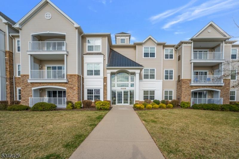 Westover Way, Somerset, NJ 08873