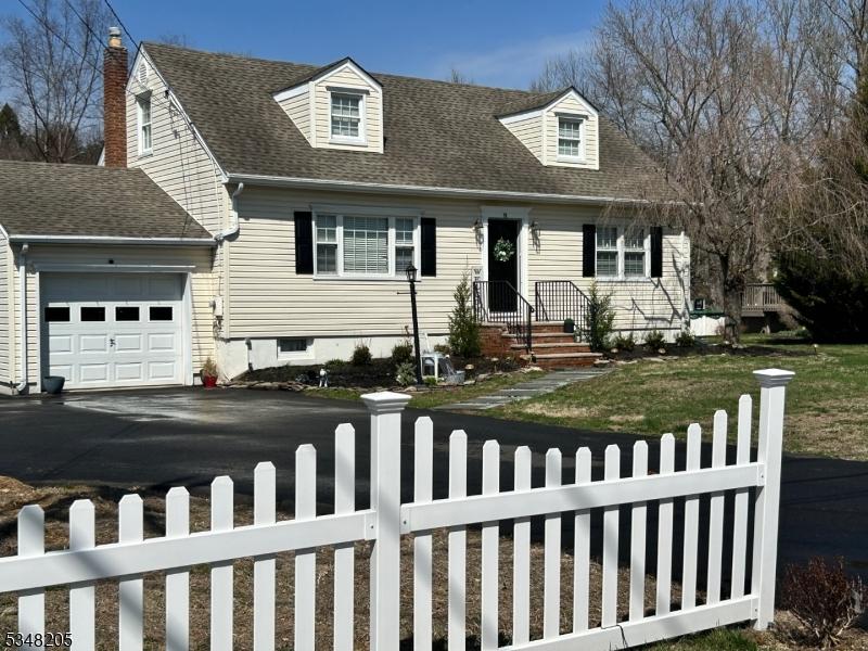 Meadow Ln, Hackettstown, NJ 07840
