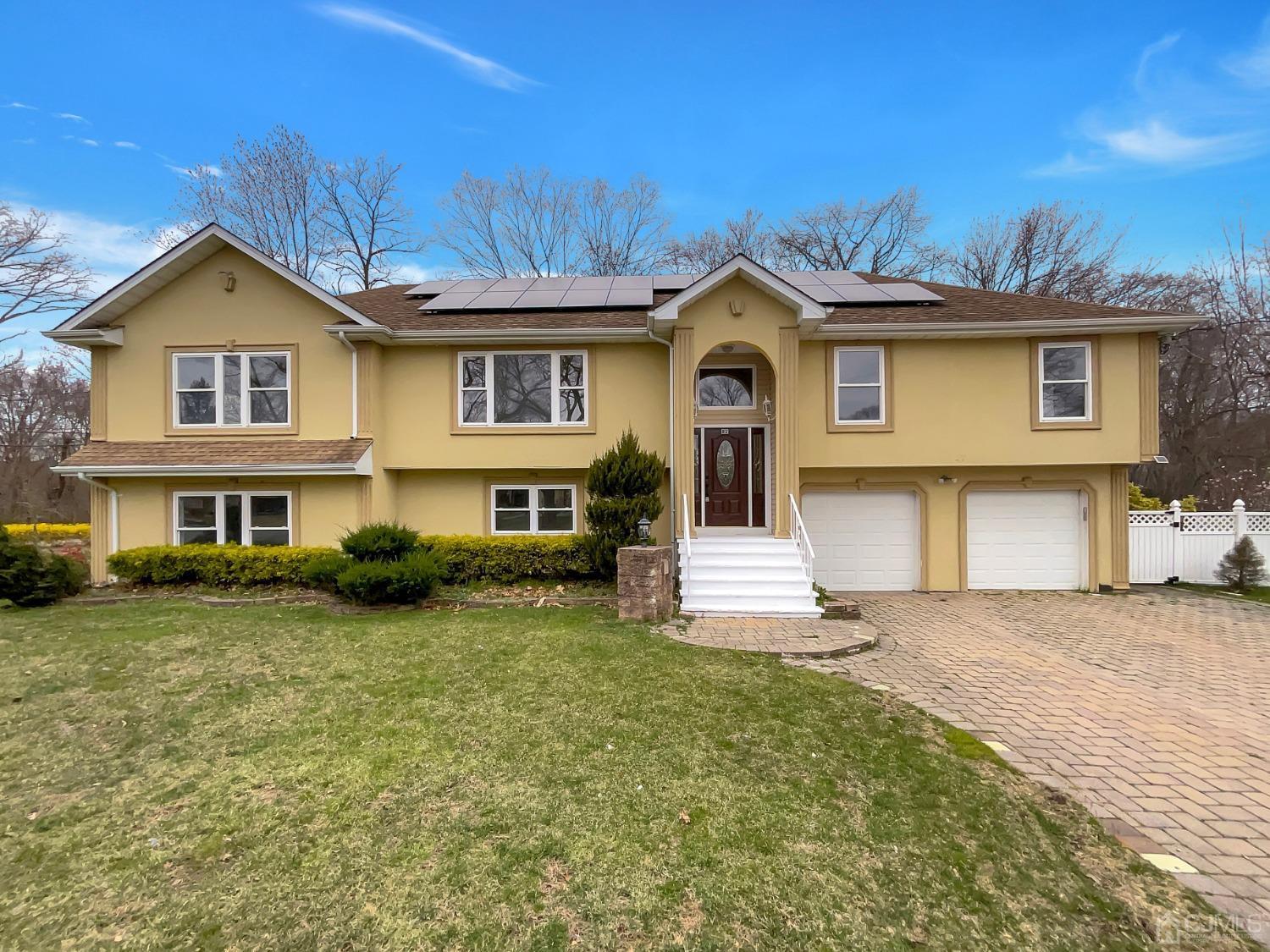 Herman Dr, Spotswood, NJ 08884