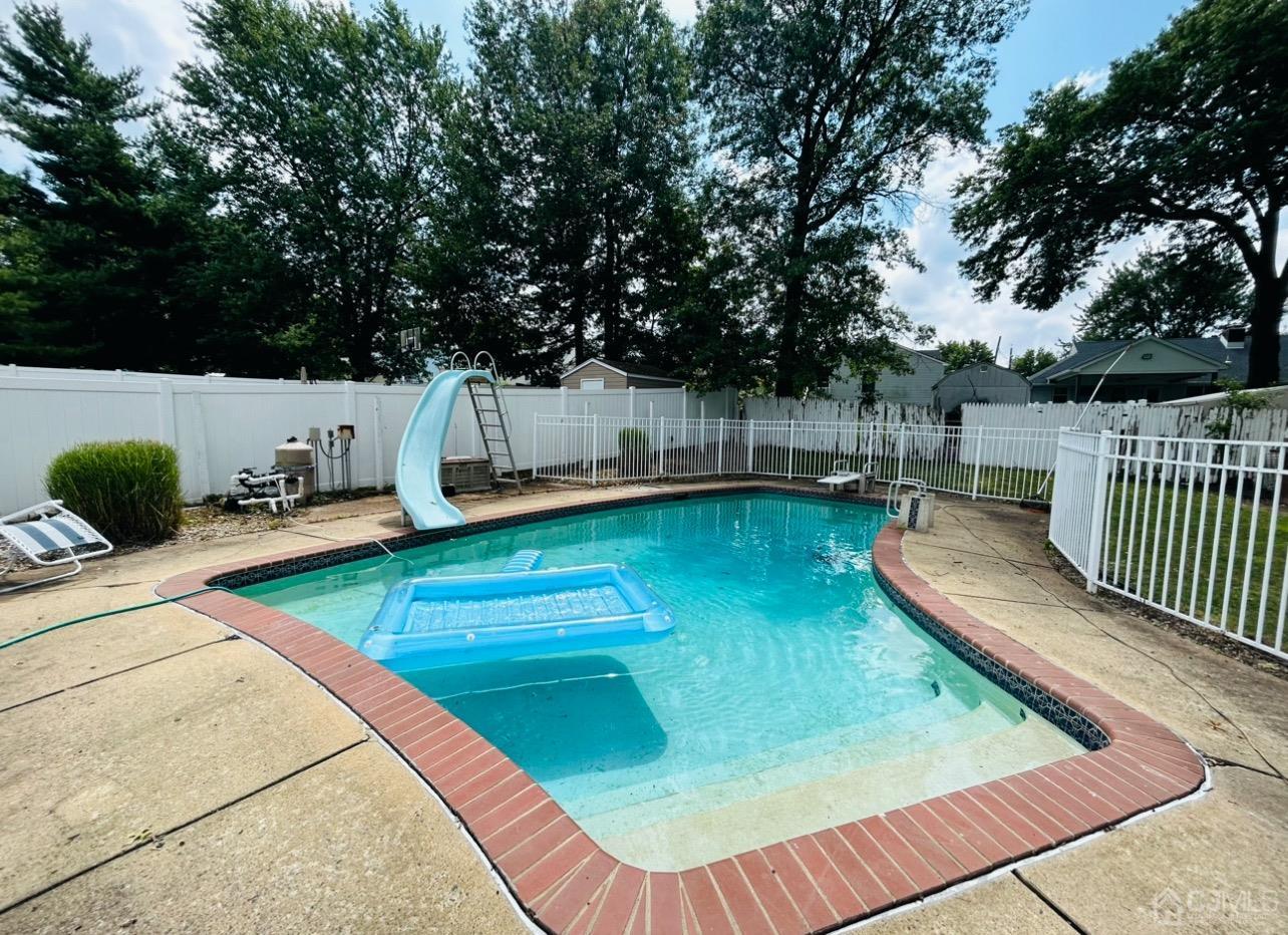 Dover Rd, Colonia, NJ 07067
