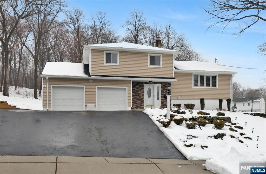 Normandy Dr, Wayne, NJ 07470