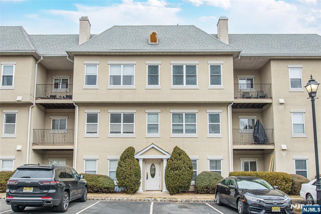 Brittany Dr, Wayne, NJ 07470