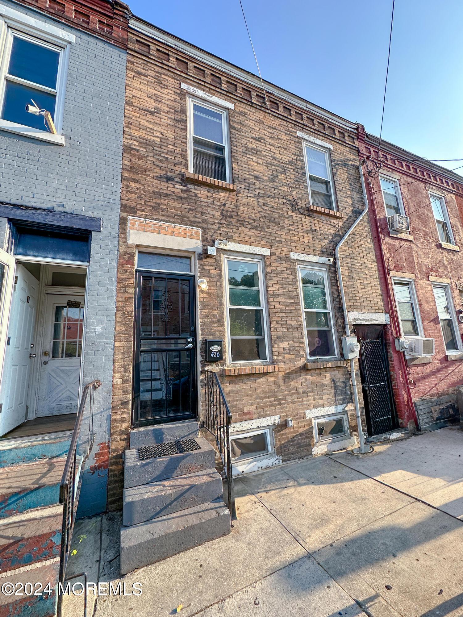 Emerald St, Camden, NJ 08104