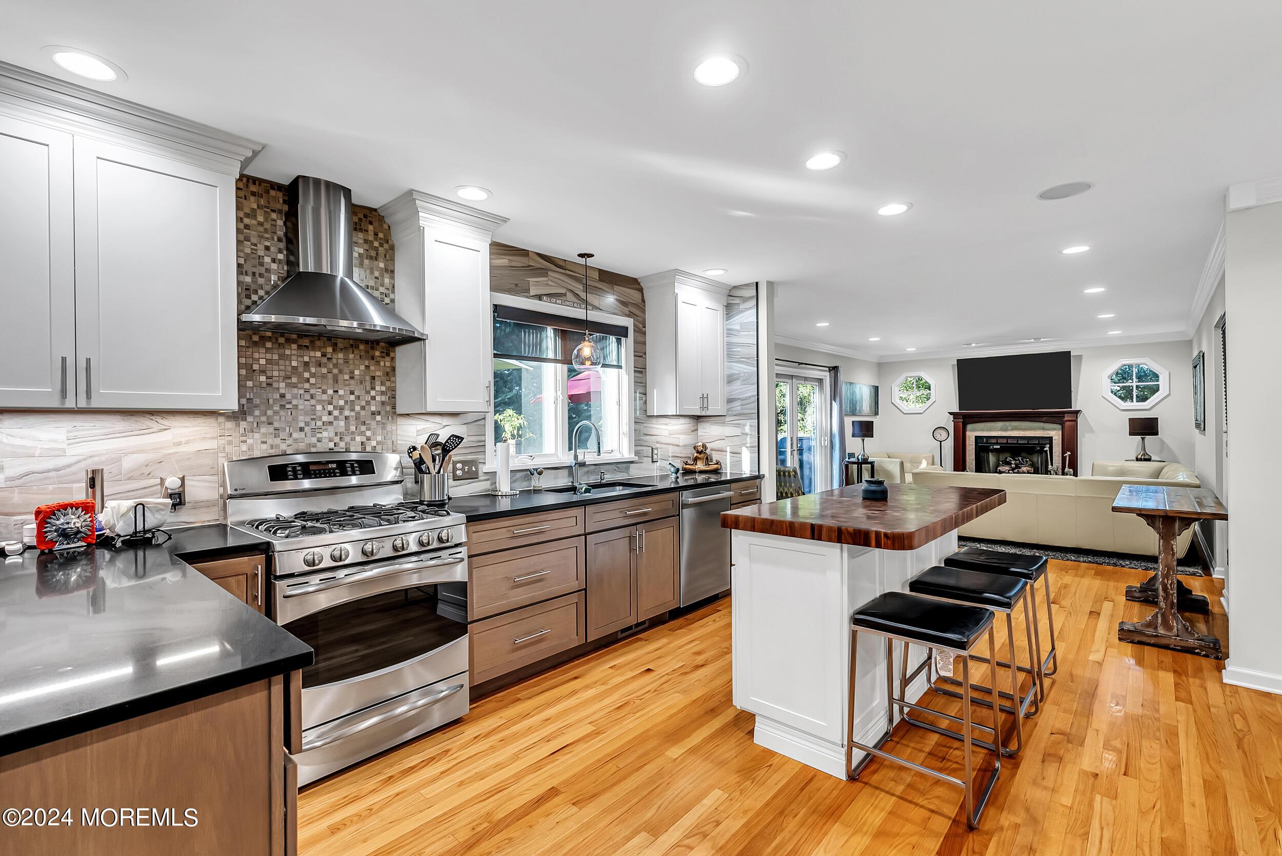 Alvord St, Oakhurst, NJ 07755