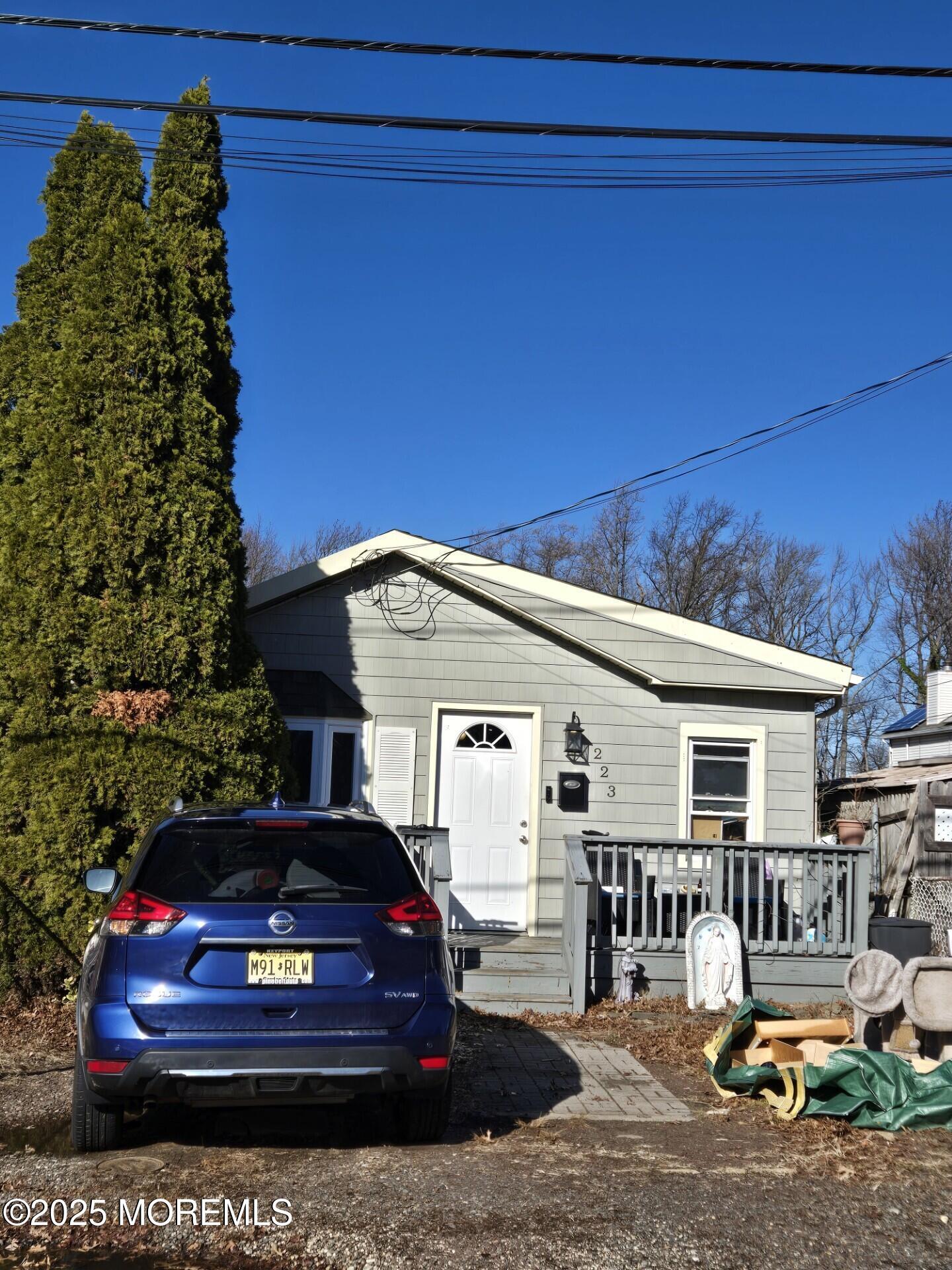 Birchwood Dr, Keyport, NJ 07735