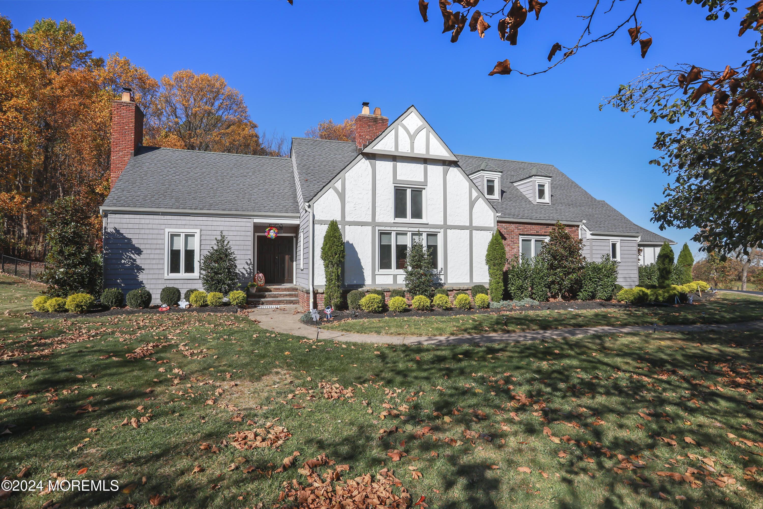 Sunrise Cir, Holmdel, NJ 07733