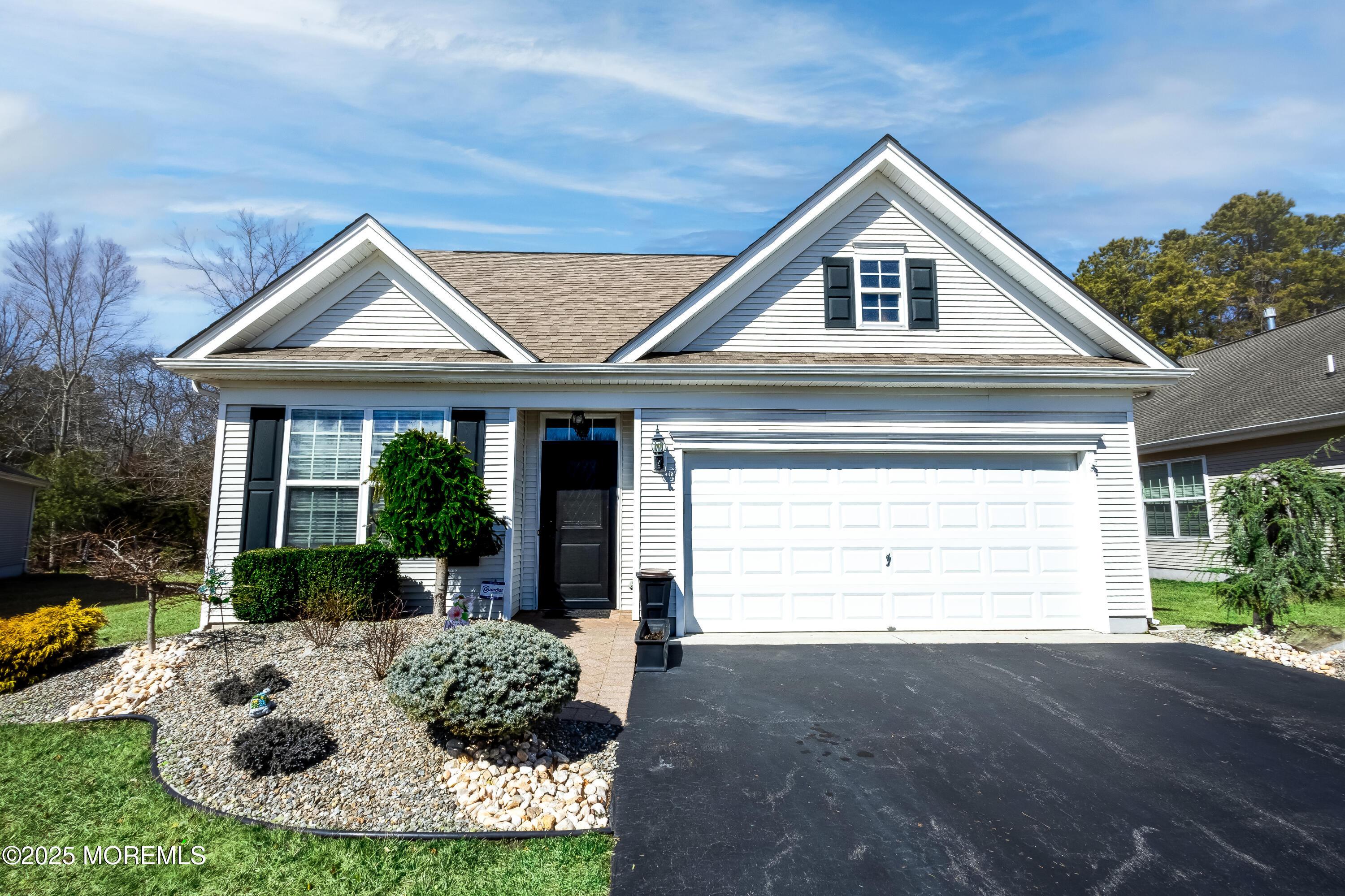 Chesterfield Dr, Jackson, NJ 08527