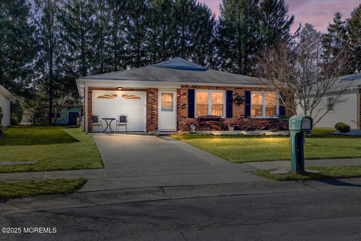 Lauren Ln, Brick, NJ 08723