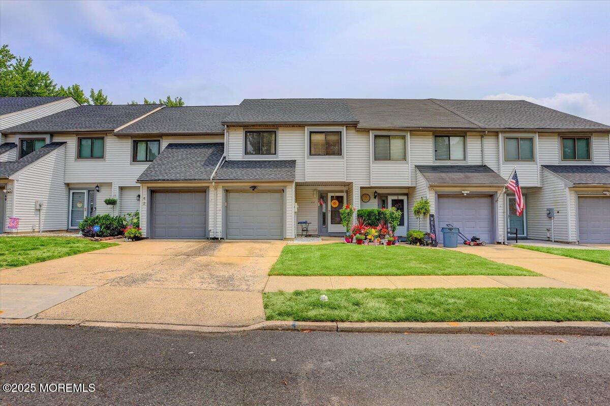 Lexington Cir, Matawan, NJ 07747