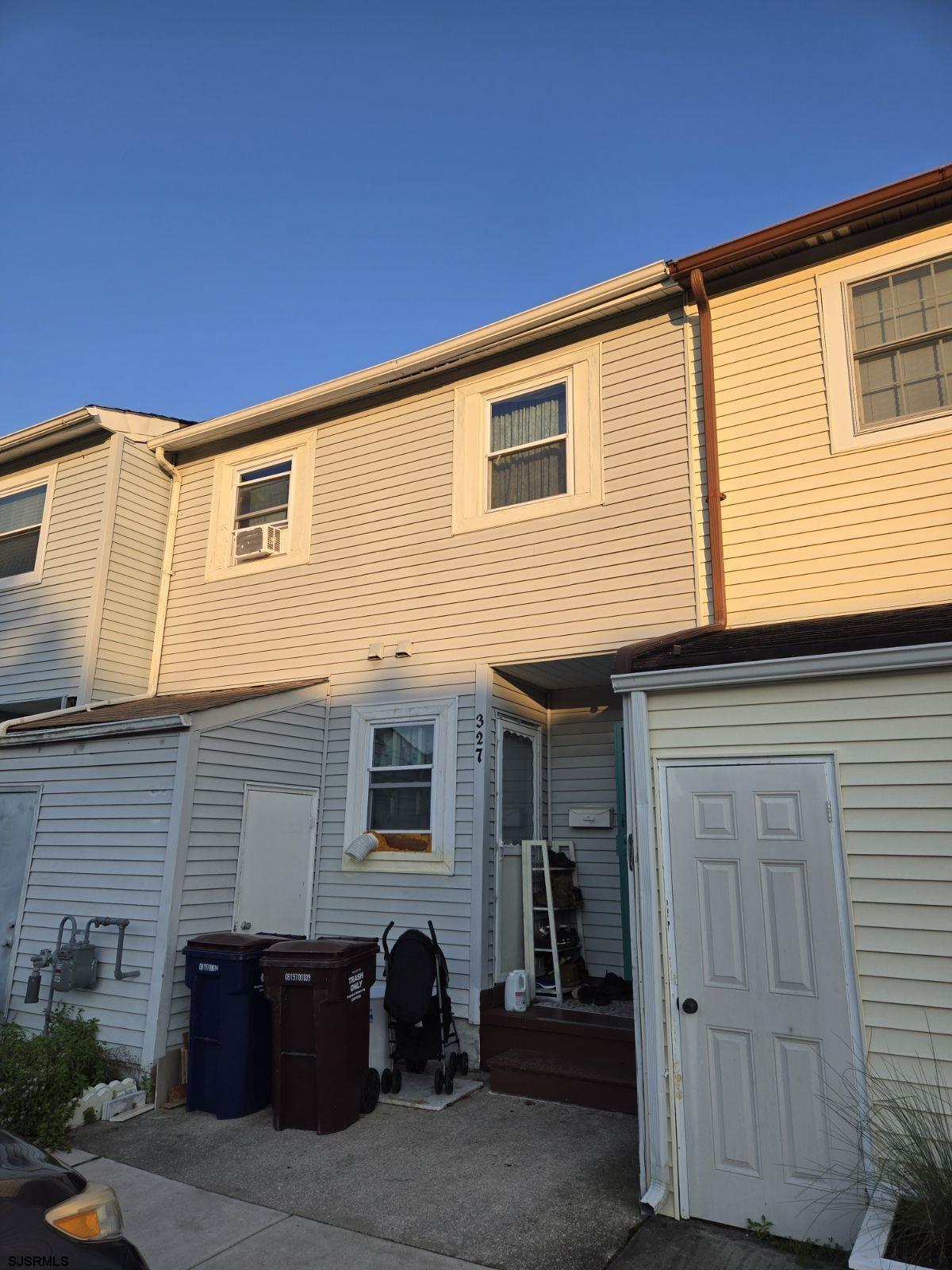 Hampshire Dr, Ventnor City, NJ 08406
