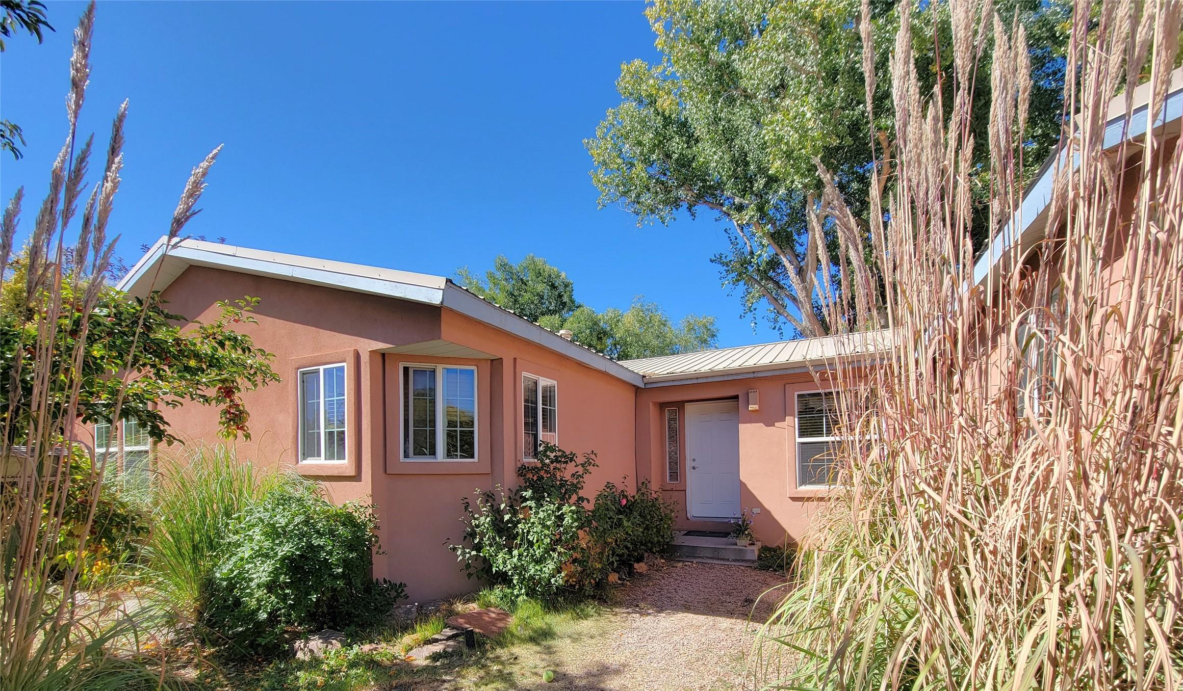 Walnut Cir, Espanola, NM 87532