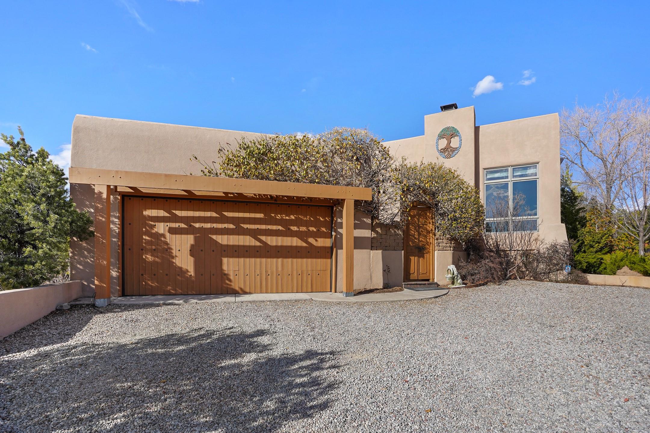 Camino Francisca, Santa Fe, NM 87506