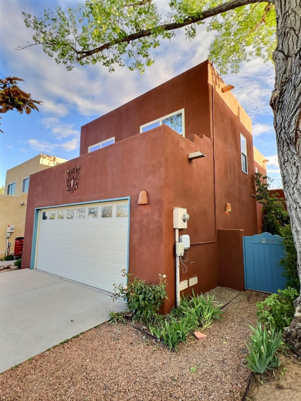 El Trebol Ct, Santa Fe, NM 87507