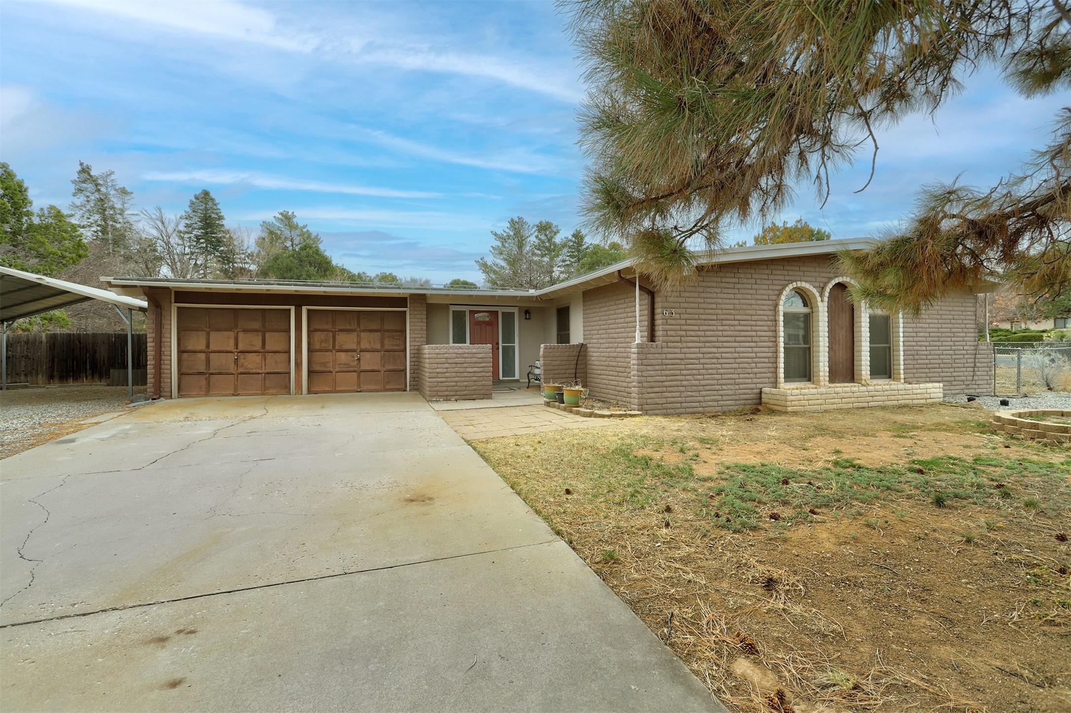 La Paloma Dr, White Rock, NM 87547