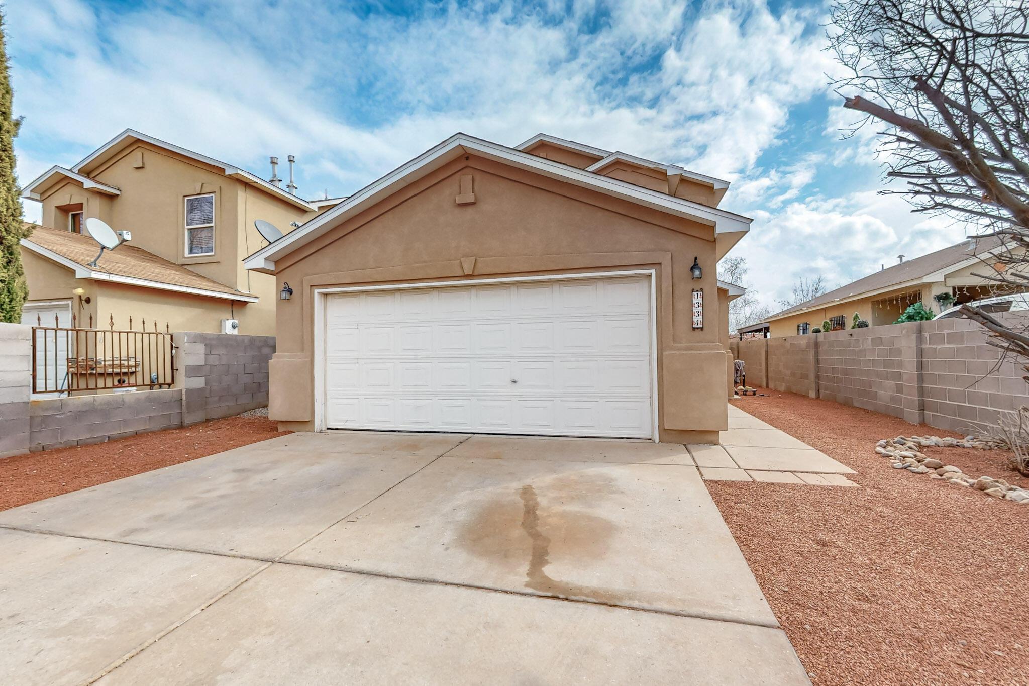 Ojo Feliz St Sw, Albuquerque, NM 87121