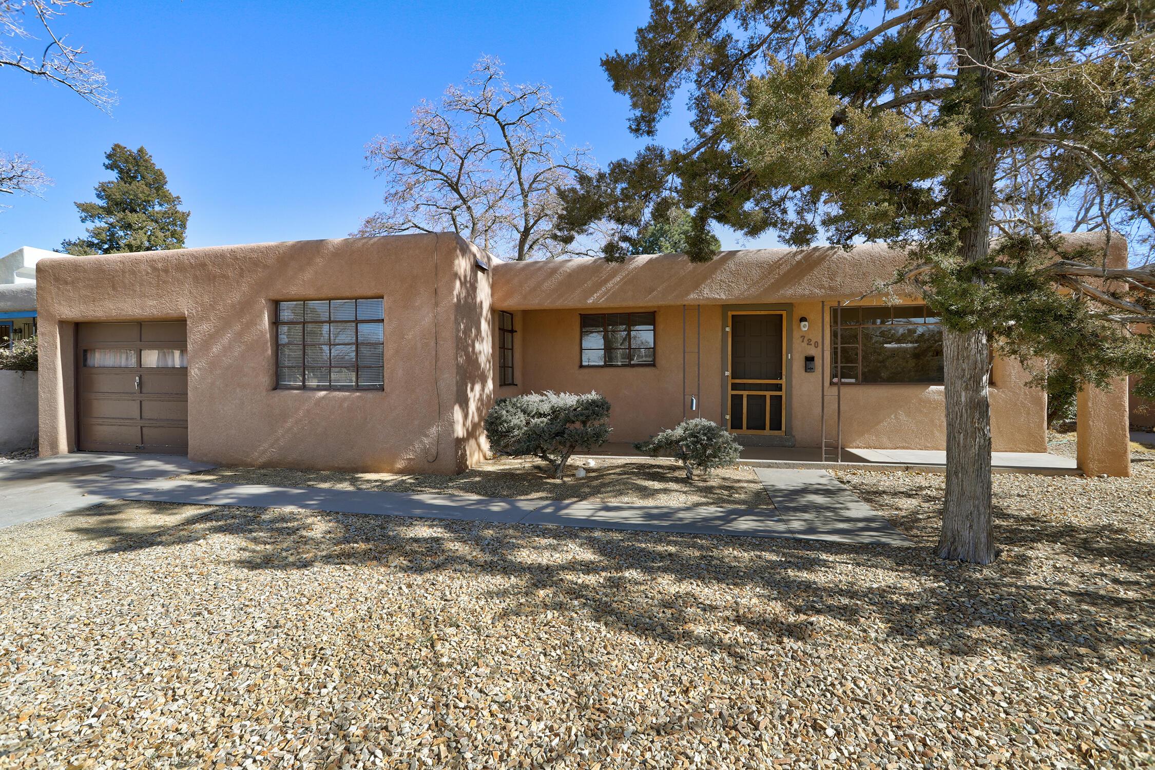 Laguayra Dr Ne, Albuquerque, NM 87108