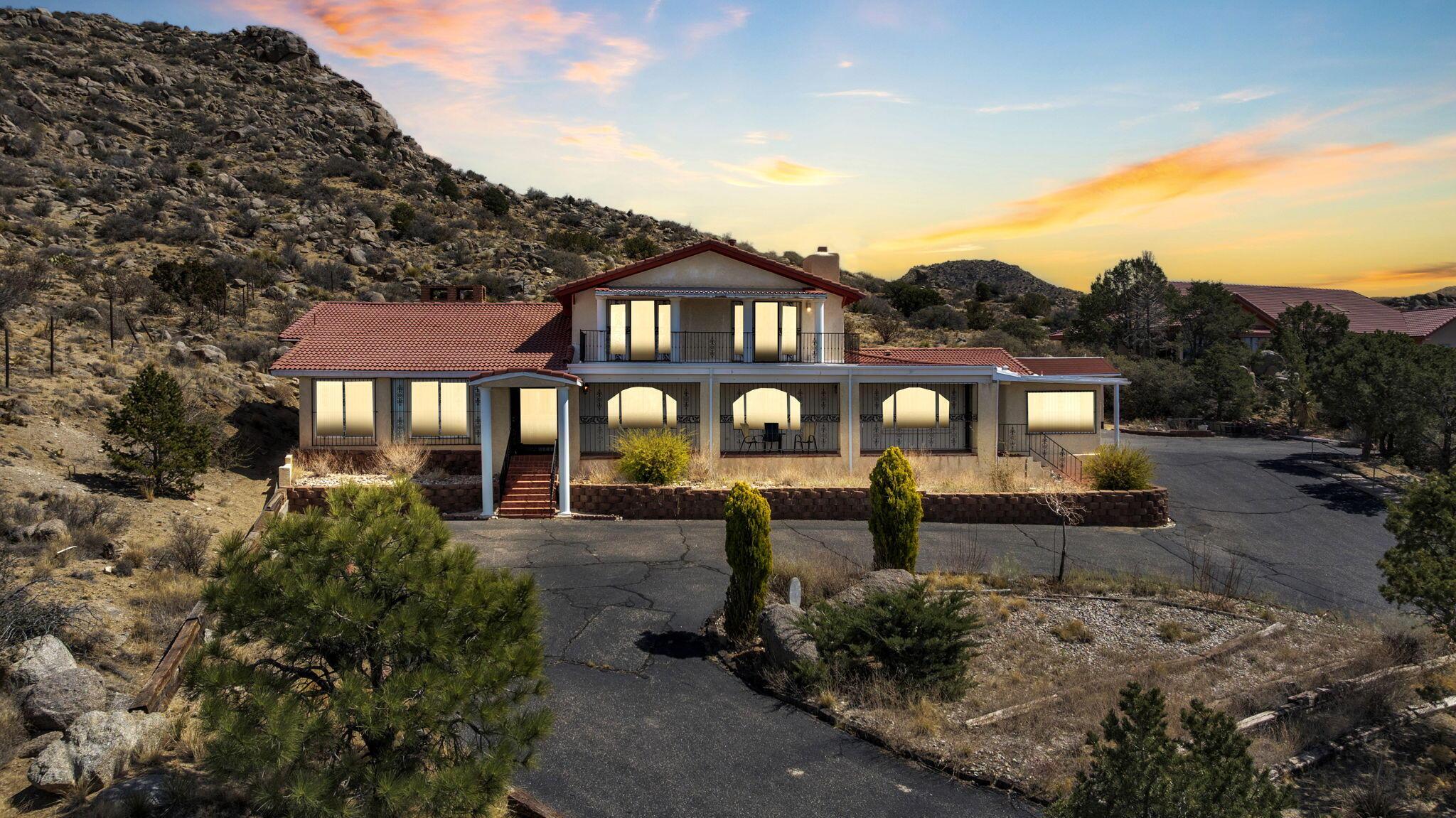 La Tuna Pl Se, Albuquerque, NM 87123