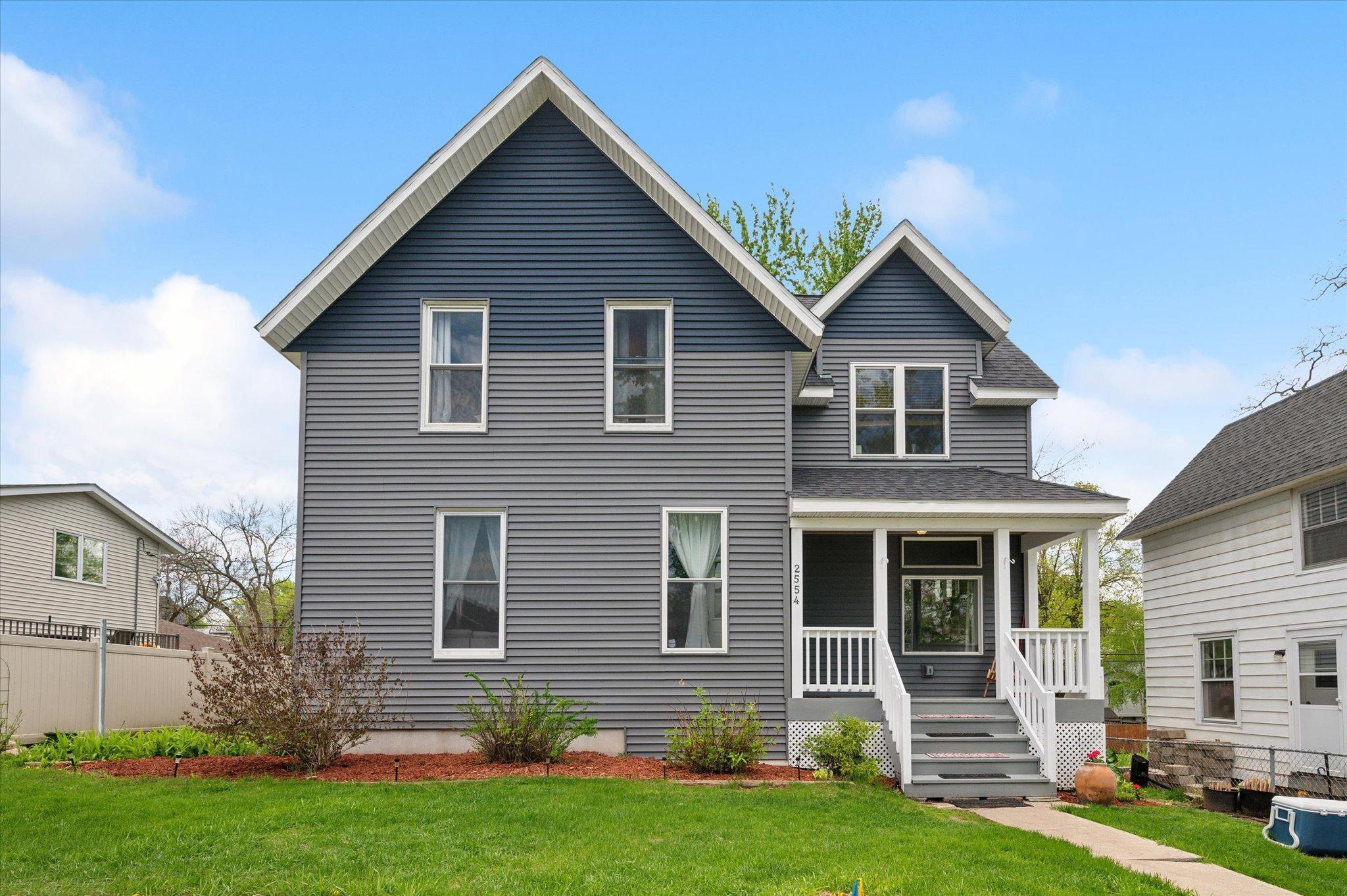 15th Ave E, Saint Paul, MN 55109