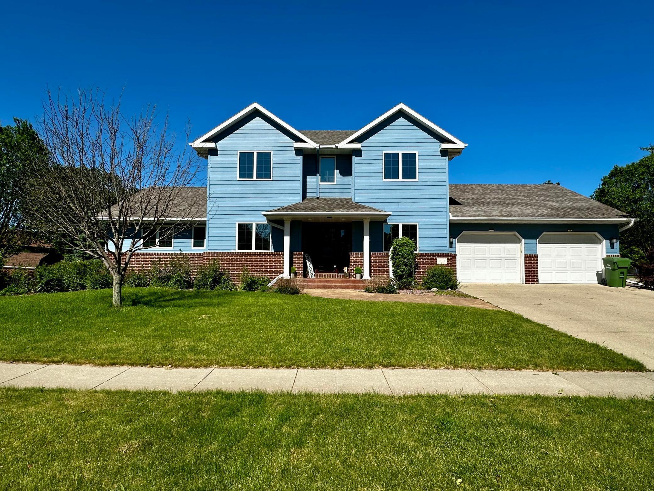 Briarwood Dr, Worthington, MN 56187
