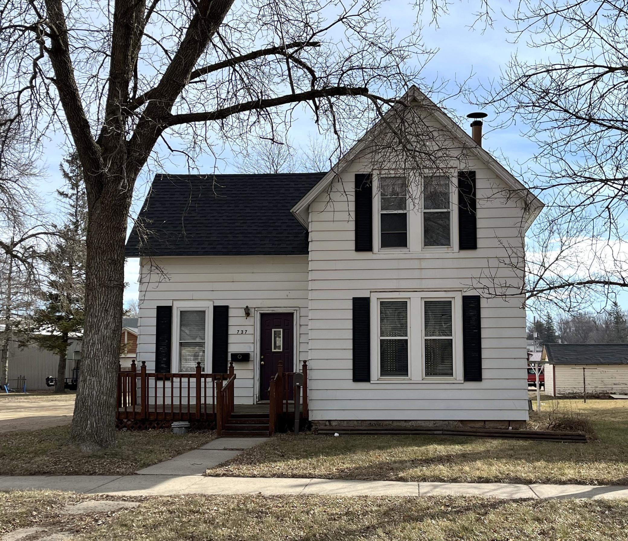 3rd Ave, Windom, MN 56101