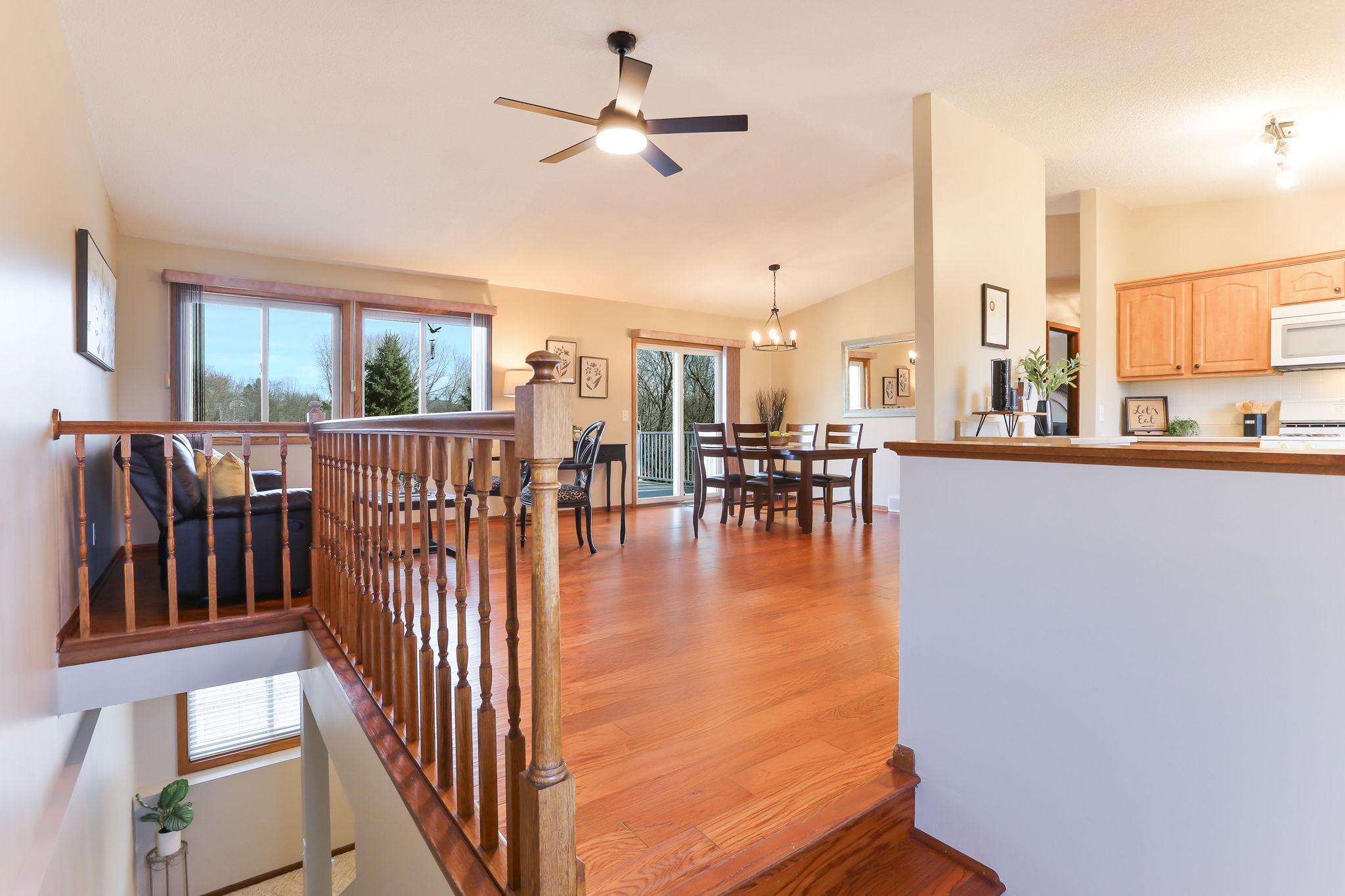 Jasmine Ave S, Cottage Grove, MN 55016