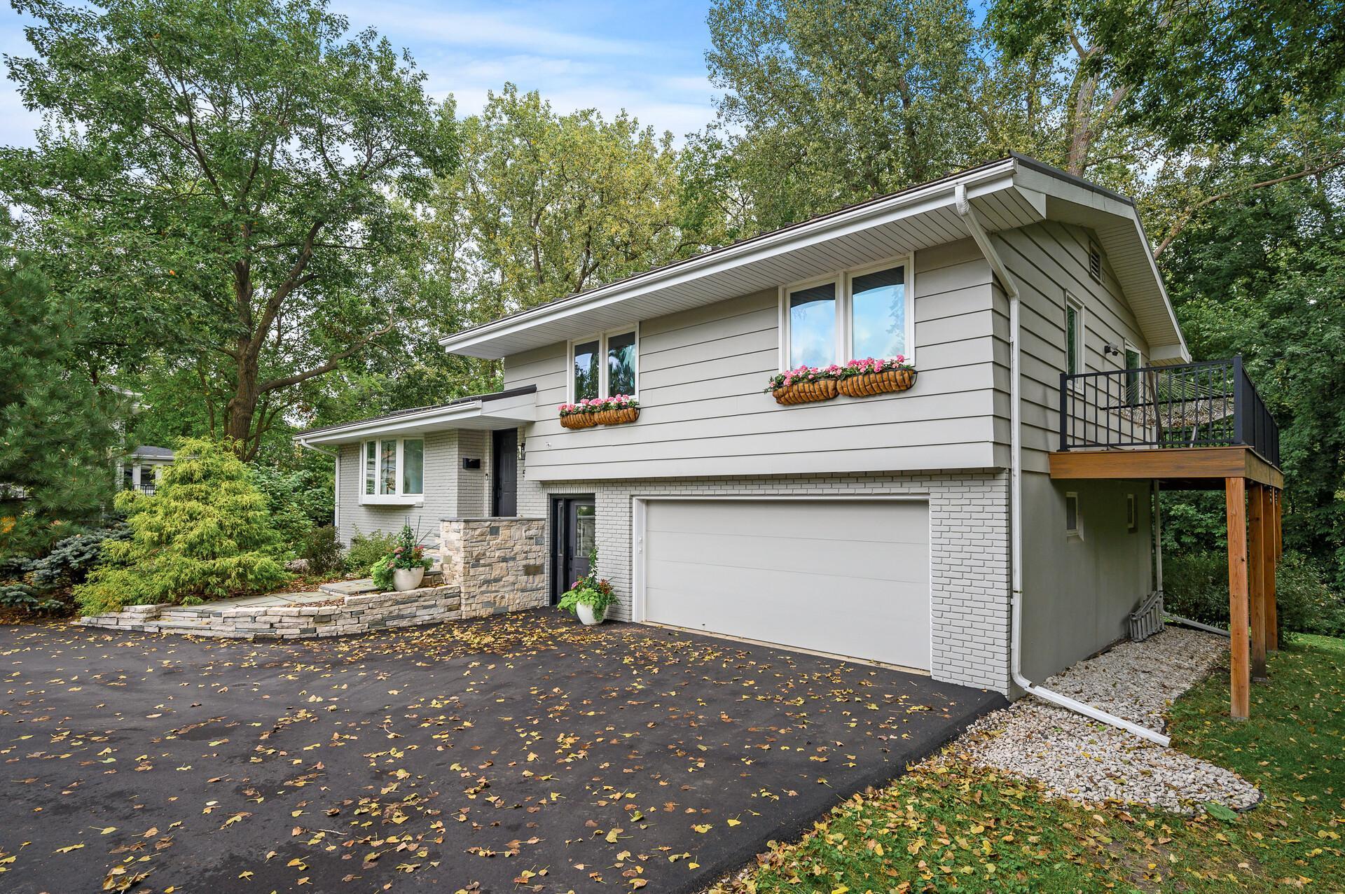 Beard Ct, Edina, MN 55410