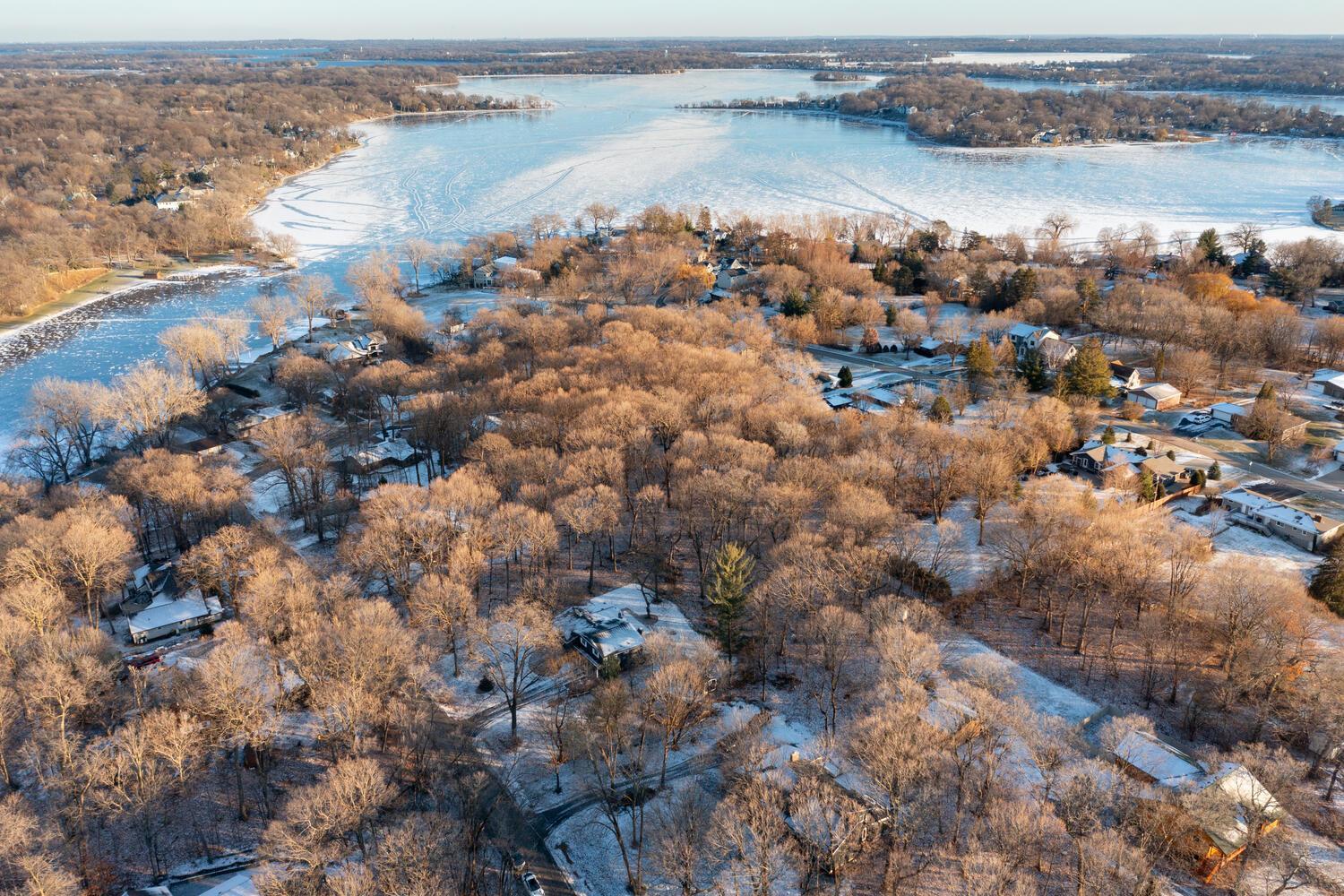 Ridgewood Cv, Mound, MN 55364
