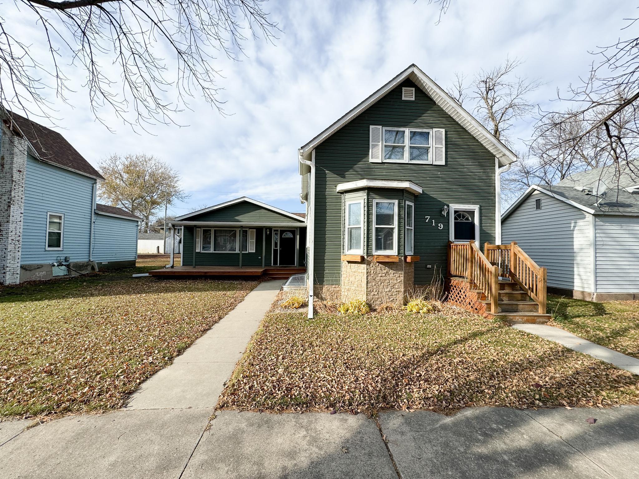 W 4th St, Graceville, MN 56240