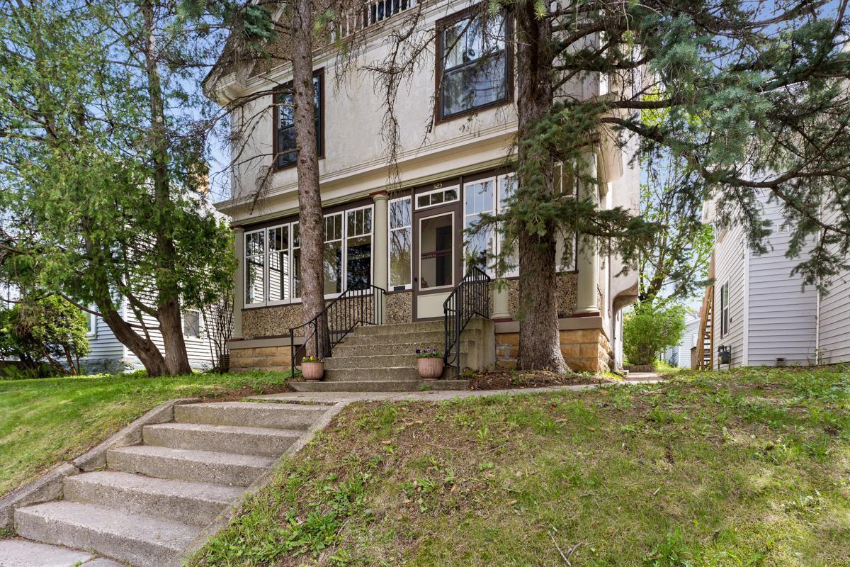 W Pleasant St, Mankato, MN 56001