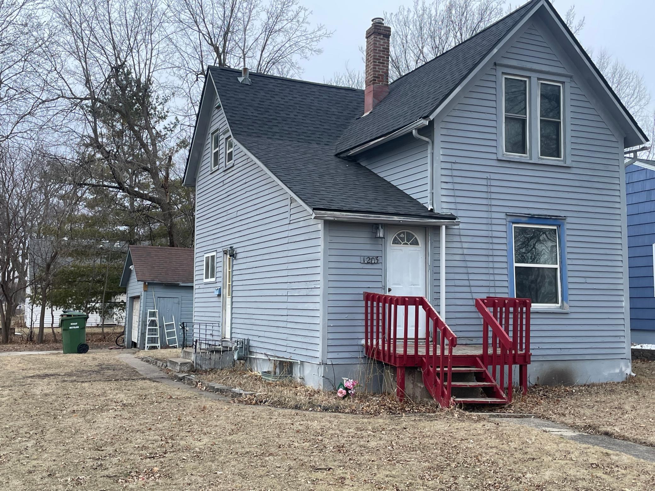 Apel Ave, Worthington, MN 56187