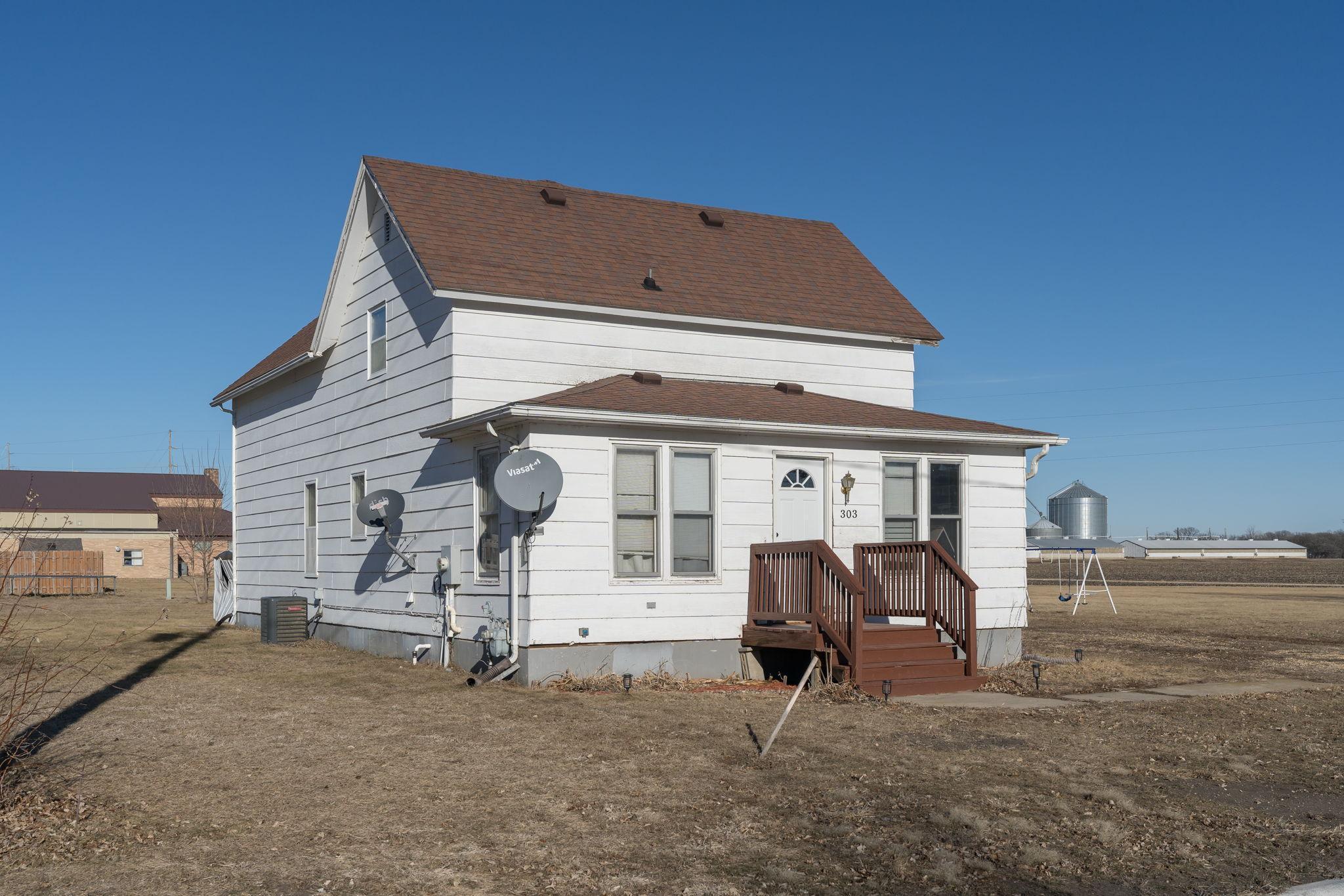 Hilltop St, Vernon Center, MN 56090