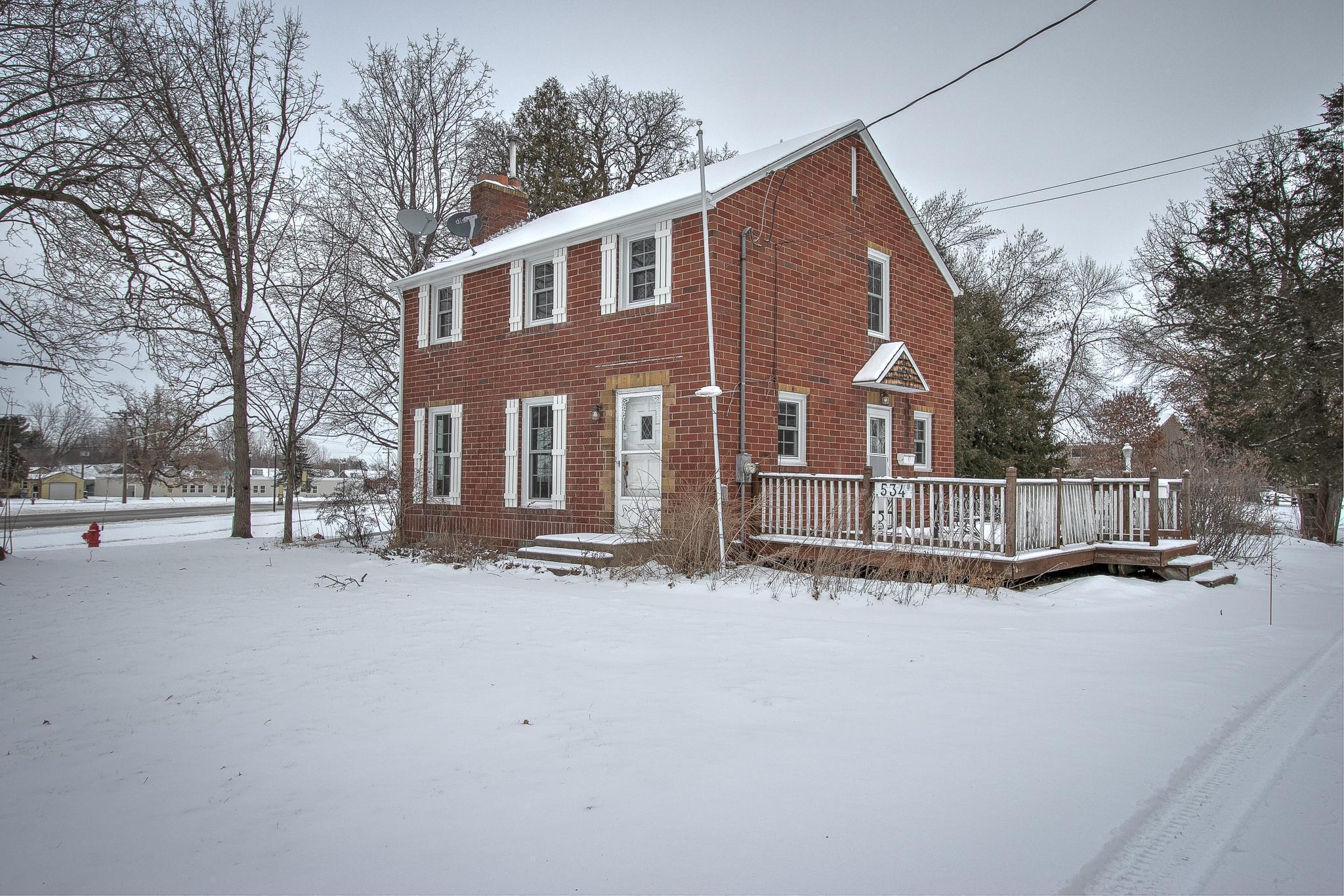 Main St N, Cambridge, MN 55008