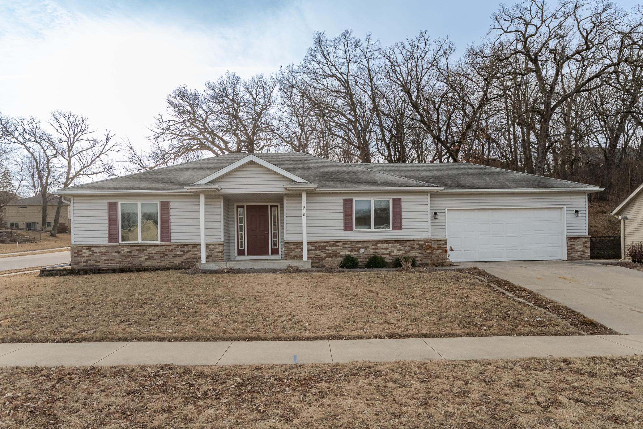 Southern Woods Pl Sw, Rochester, MN 55902