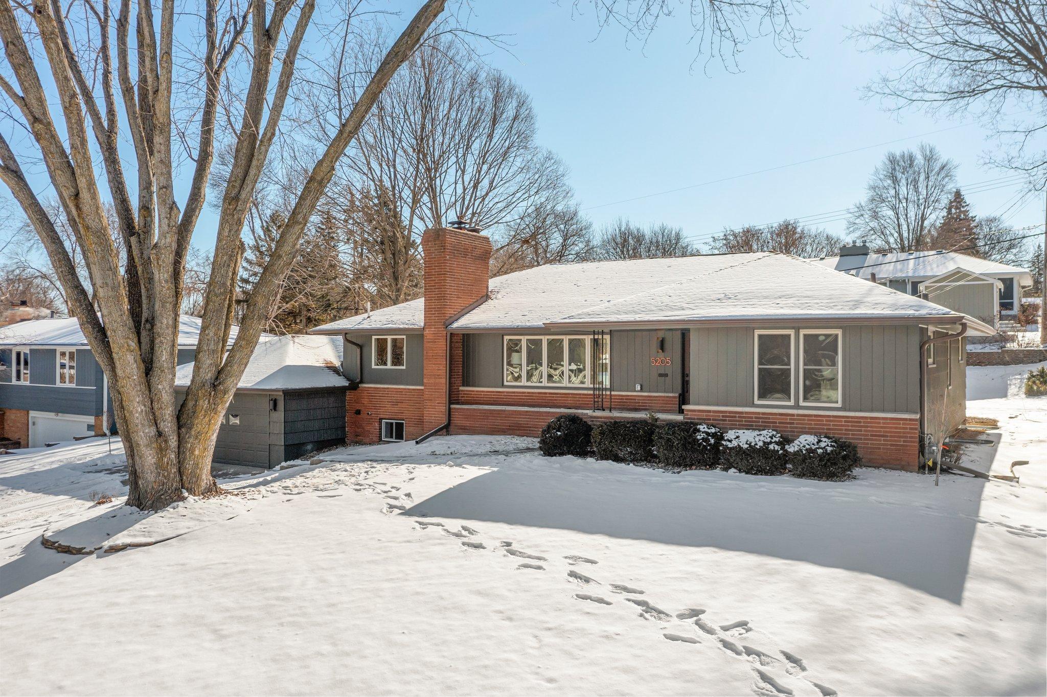 W 61st St, Minneapolis, MN 55436
