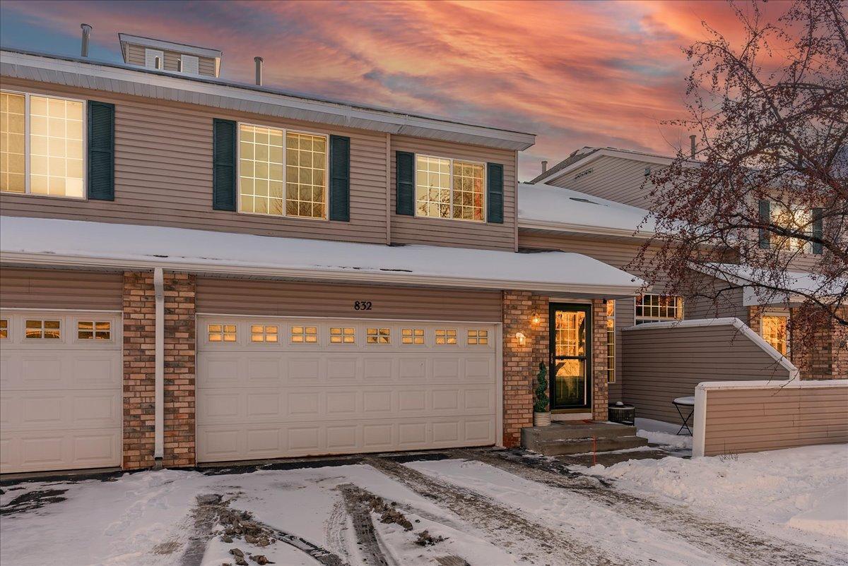Summer Pines Cir, Hudson, WI 54016