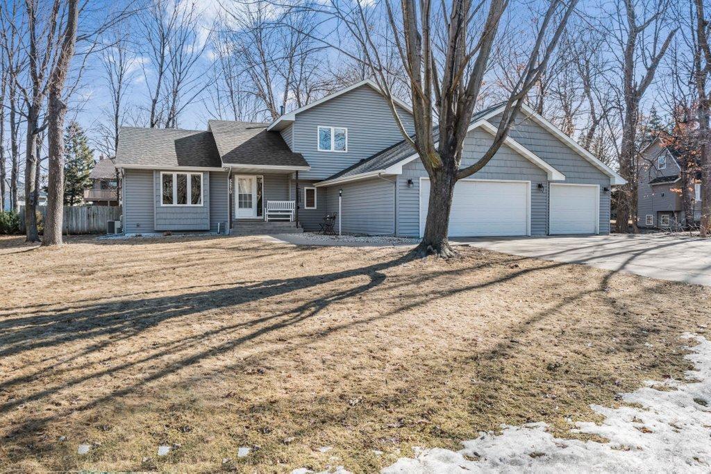 Lake Ave Ne, Albertville, MN 55301