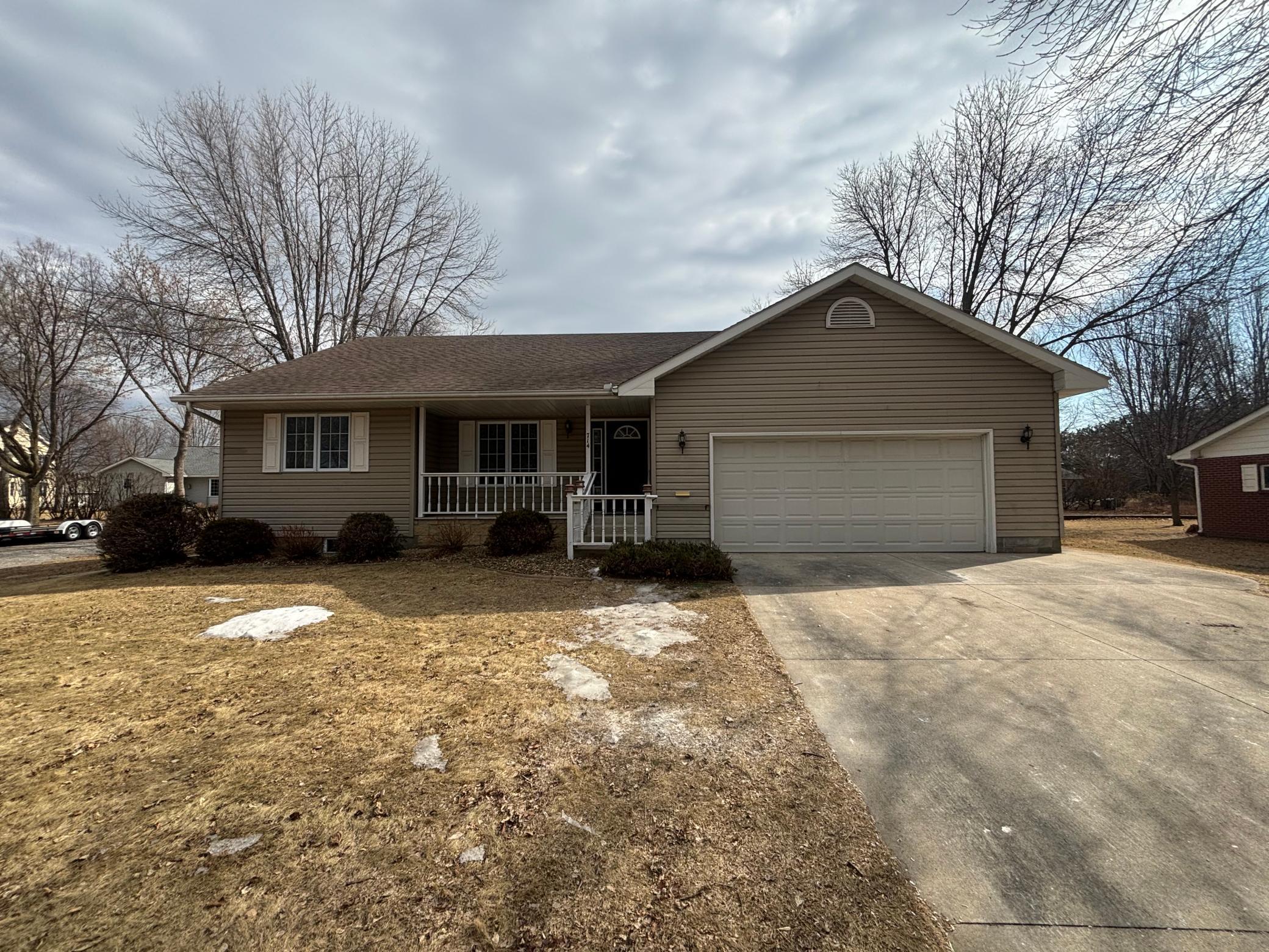 E Crescent Ln, Litchfield, MN 55355