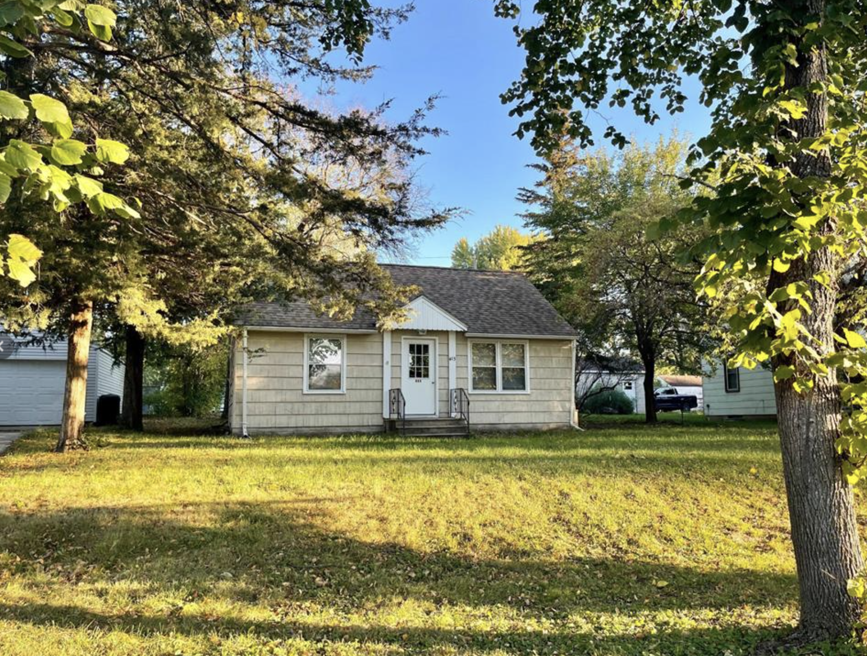 E Elm St, Redwood Falls, MN 56283