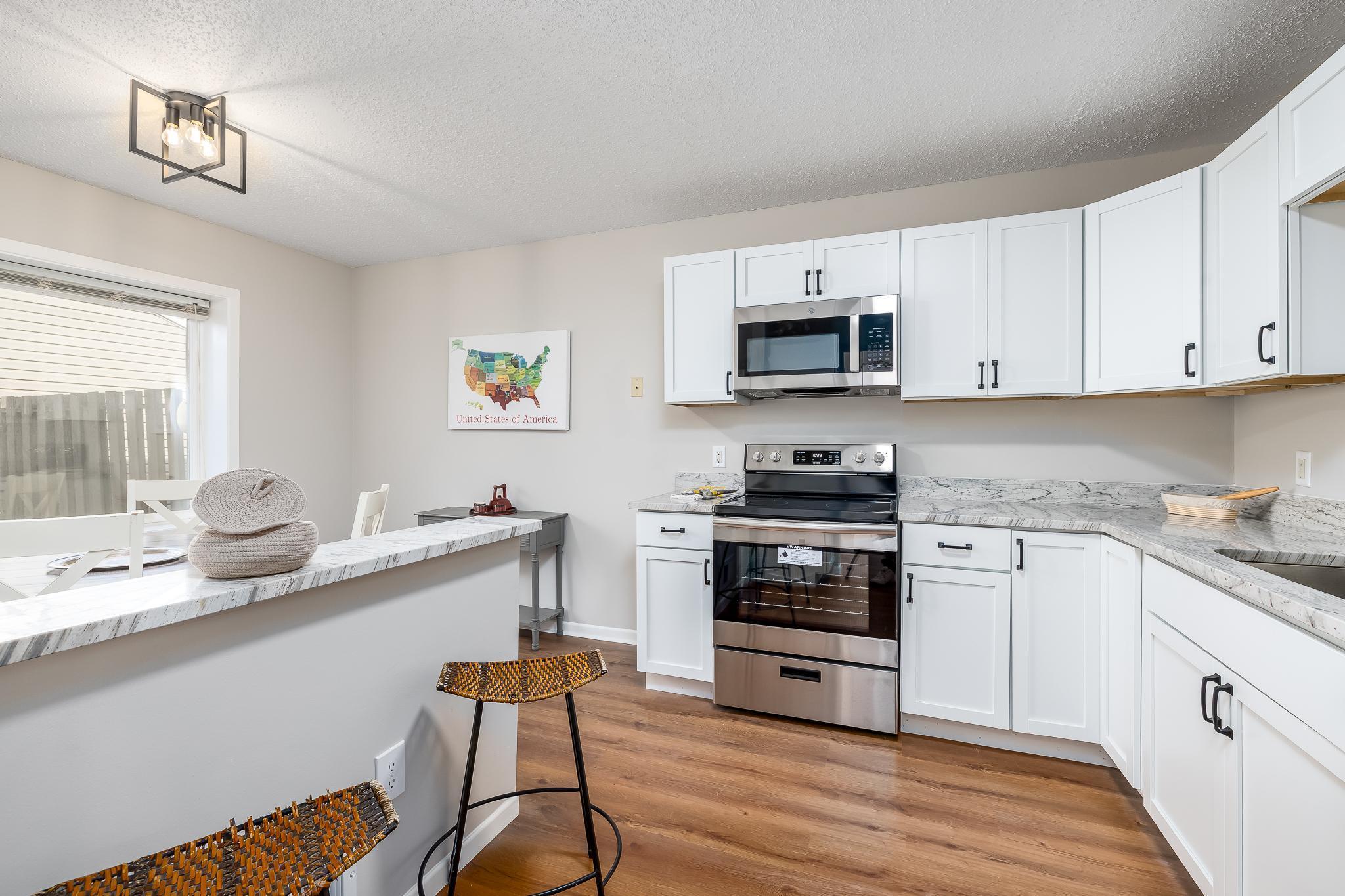 Mccoll Dr, Savage, MN 55378