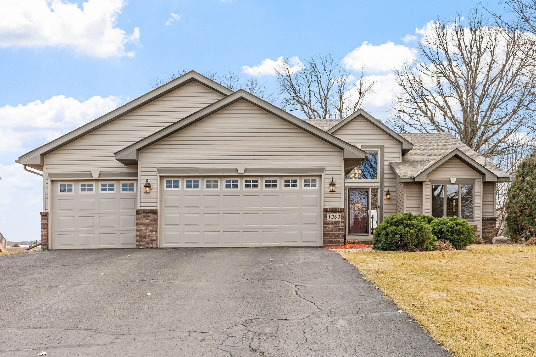 Irvine Dr, Hanover, MN 55341