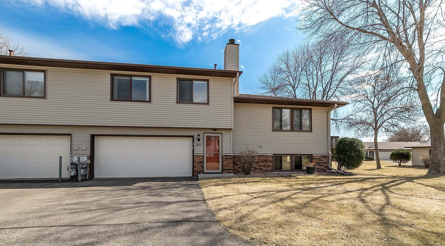 N Maplebrook Cir, Minneapolis, MN 55445