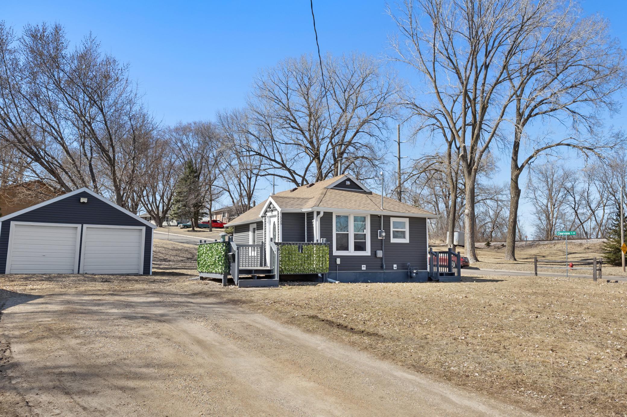 Riverside Ave, Owatonna, MN 55060