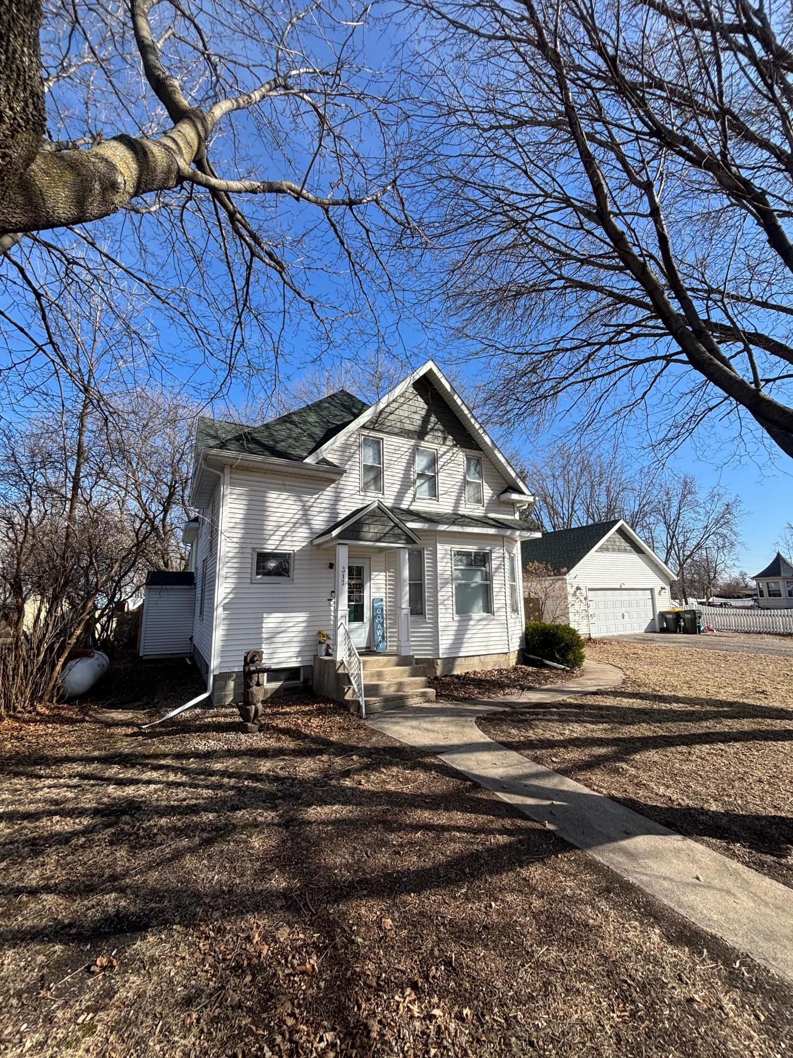 2nd St Nw, Pennock, MN 56279