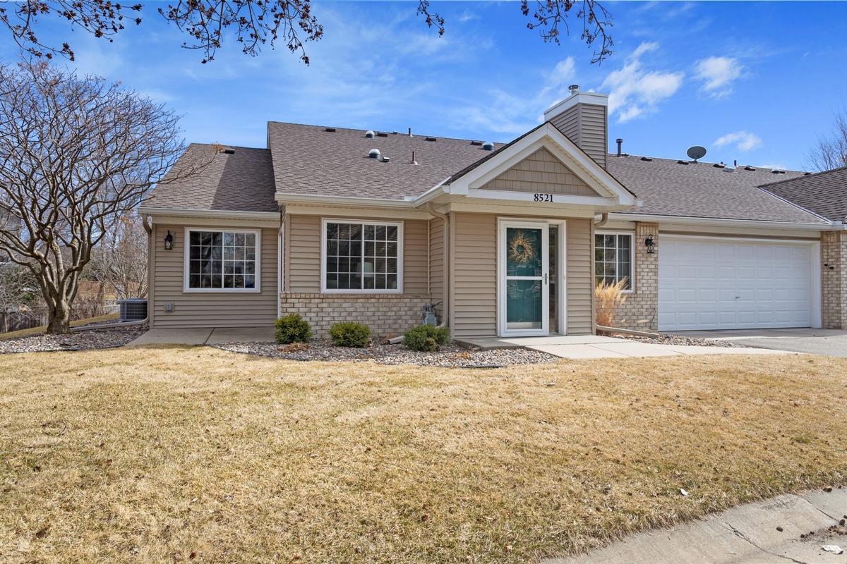 Mayfield Ct, Chanhassen, MN 55317