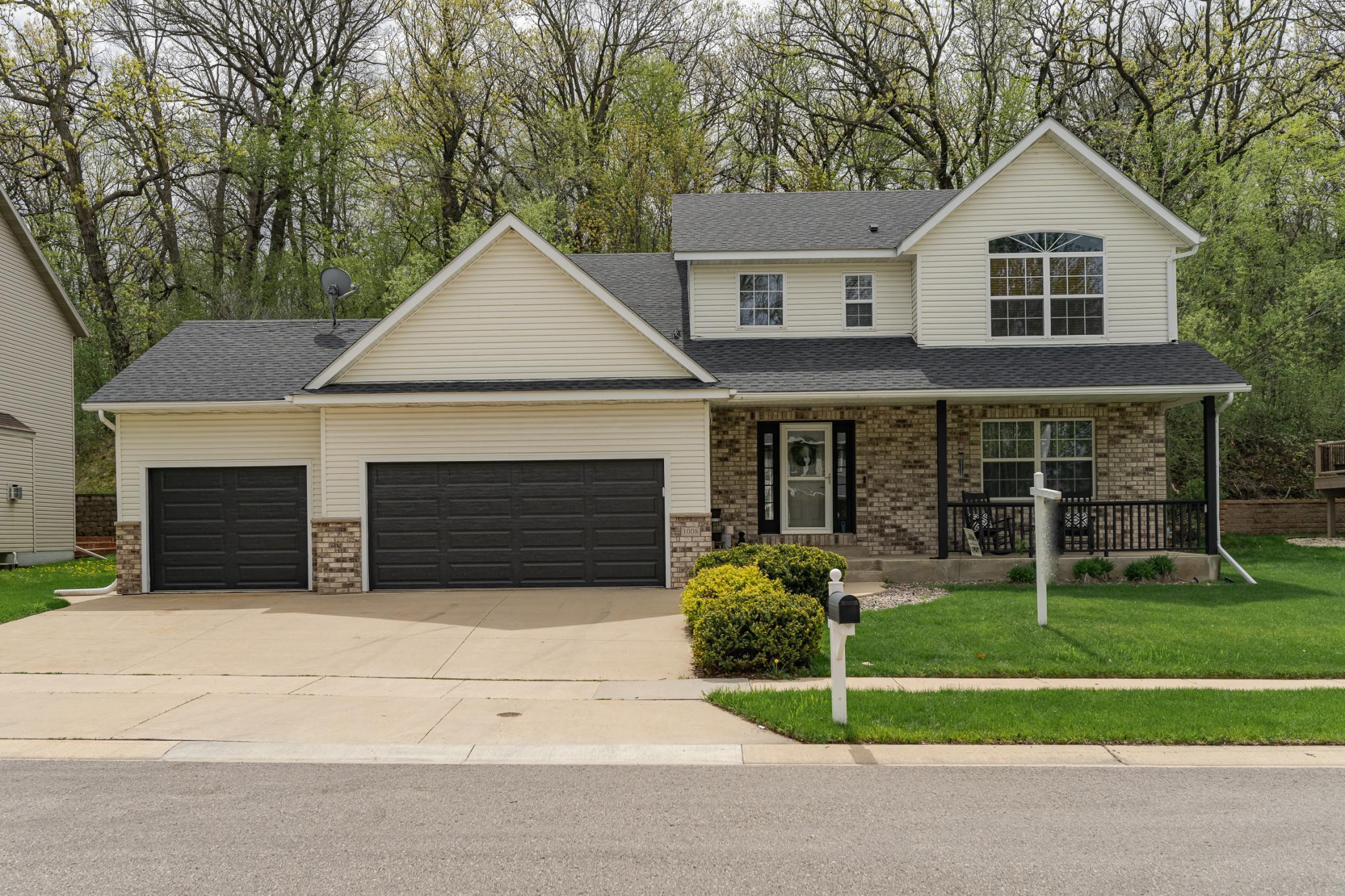 Southern Woods Pl Sw, Rochester, MN 55902