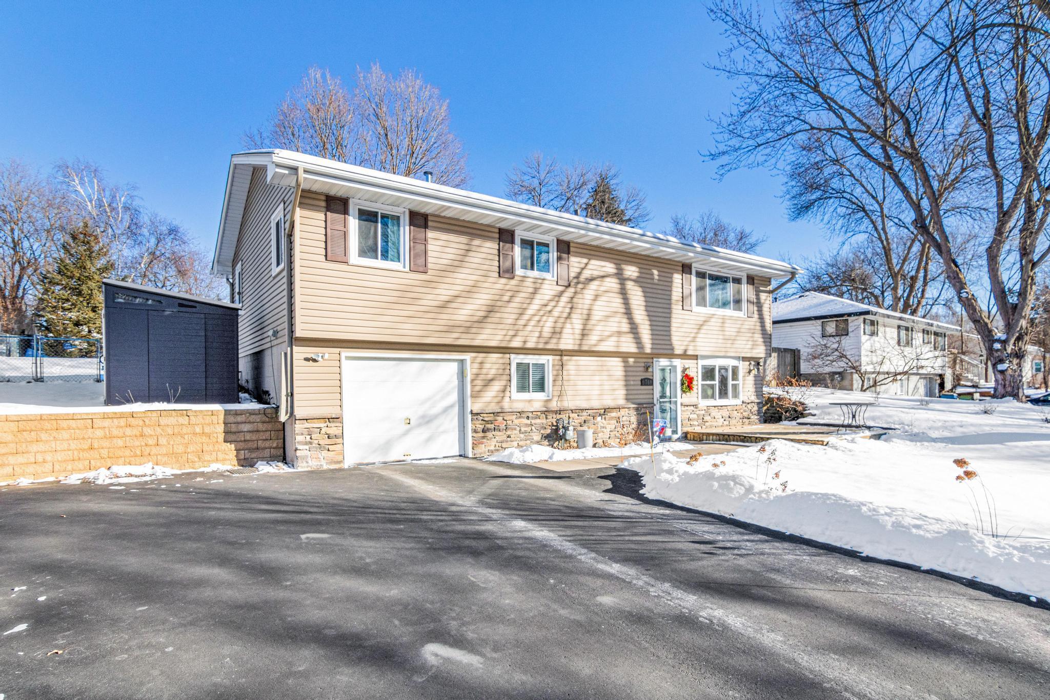 Berkshire Ln N, Maple Grove, MN 55311