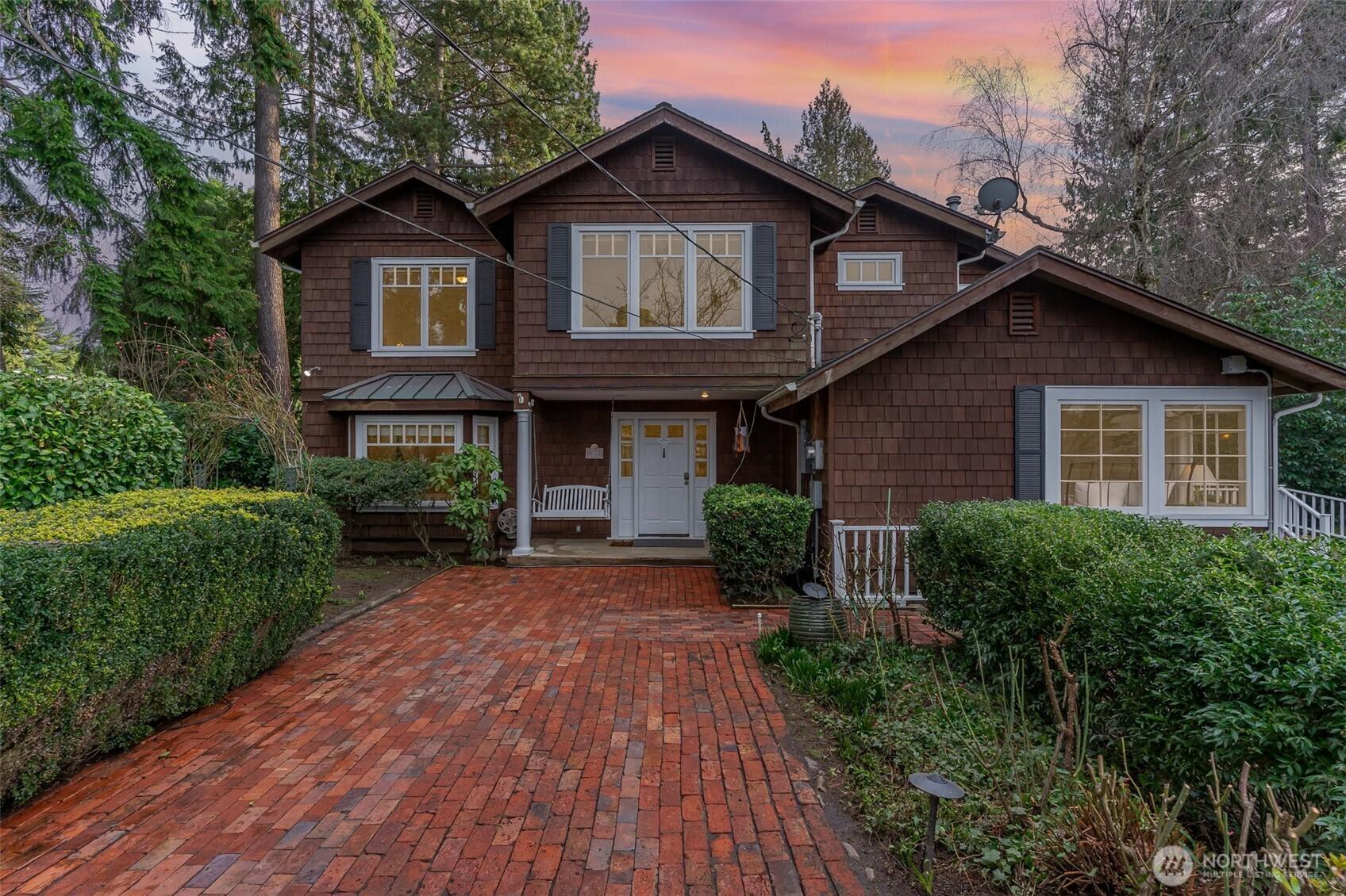 Ne 32nd St, Yarrow Point, WA 98004
