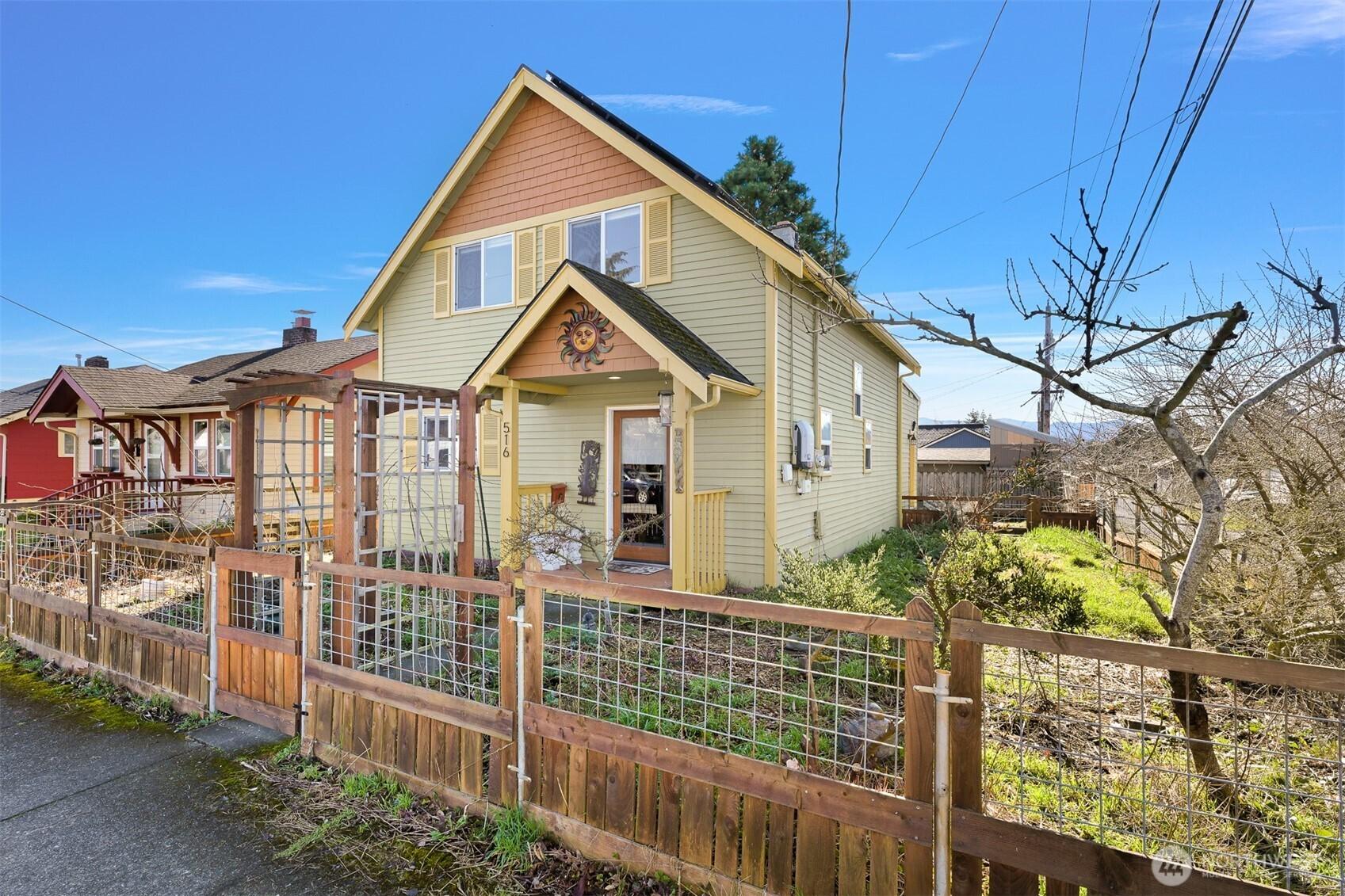 E North St, Bellingham, WA 98225